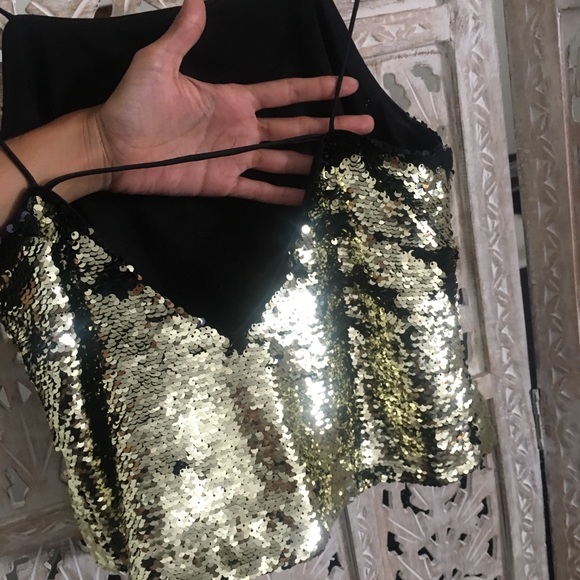⚡️Last Chance⚡️H&M Sequin Top - Picture 3 of 5